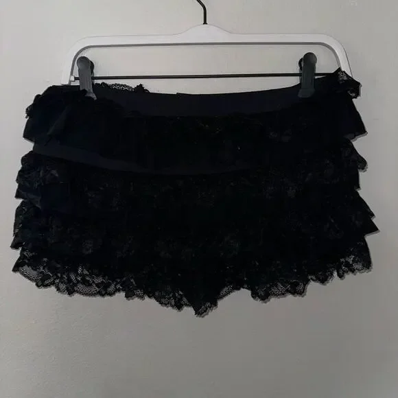 SHEIN black mini ruffle lace shorts sz l - Picture 6 of 6